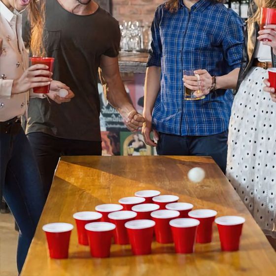 Алкохолна игра Beer Pong
