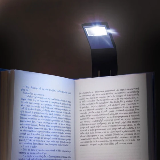 Лампа за книги с гъвкаво тяло
