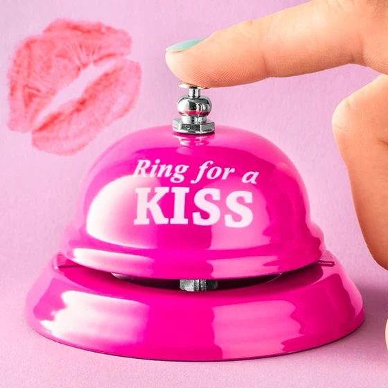 Настолен звънец за маса Ring for a Kiss